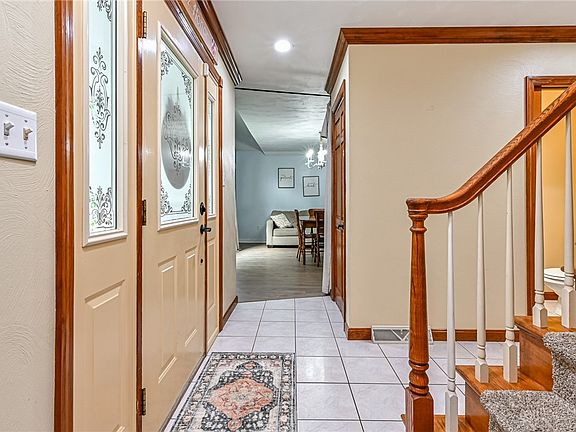 5th image of 217 Meadow Spring Rd