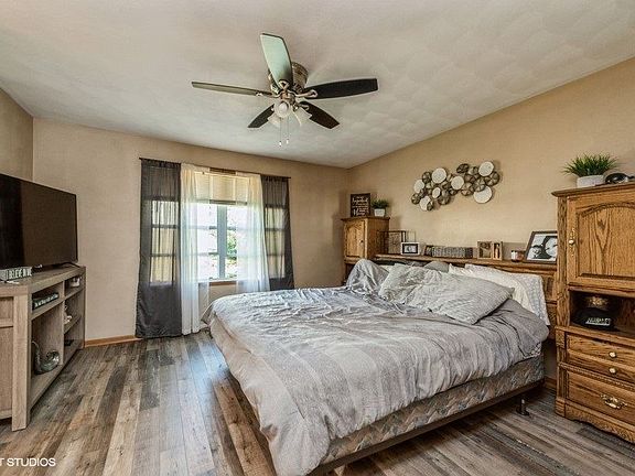 4th image of 3072 Hamlin Dr