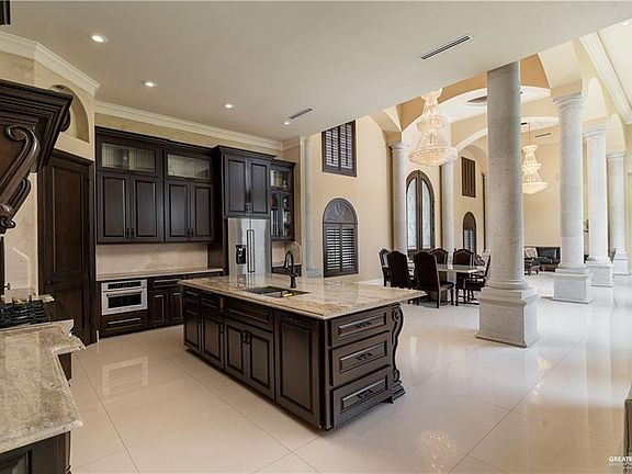 5th image of 8702 Oak Meadow Dr
