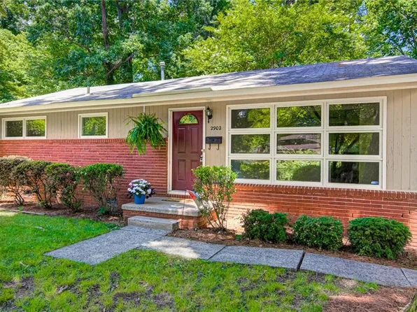 2902 Dellwood Dr, Greensboro, NC 27408