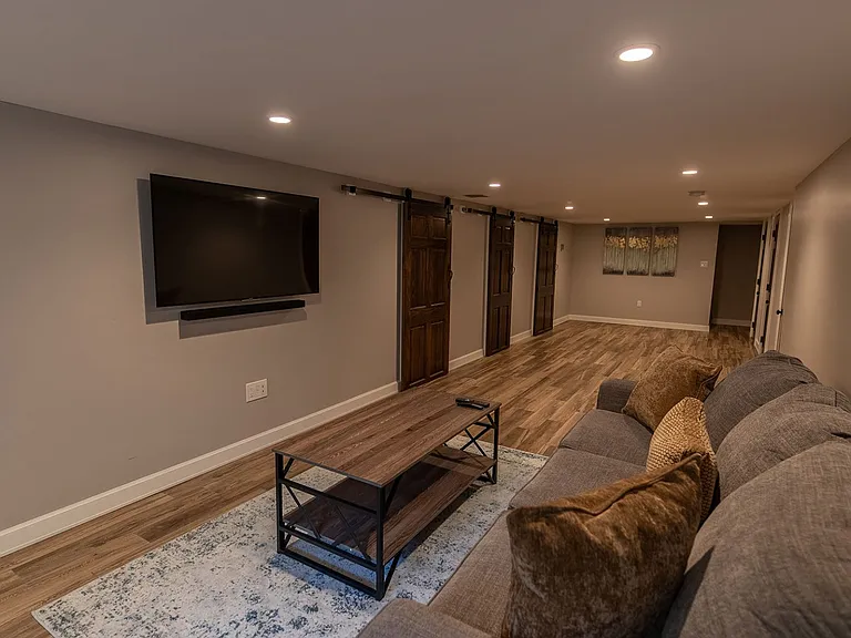 36 Tyrone Dr — Photo 16