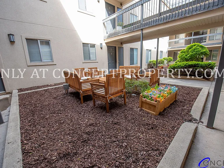 Foothill Terrace — Photo 121