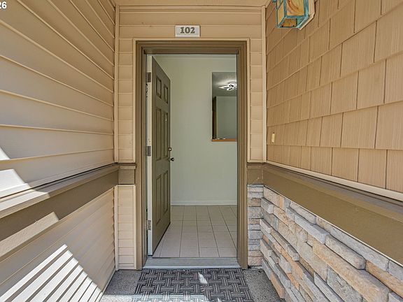 4th image of 14600 SW Magpie Ln Unit 102