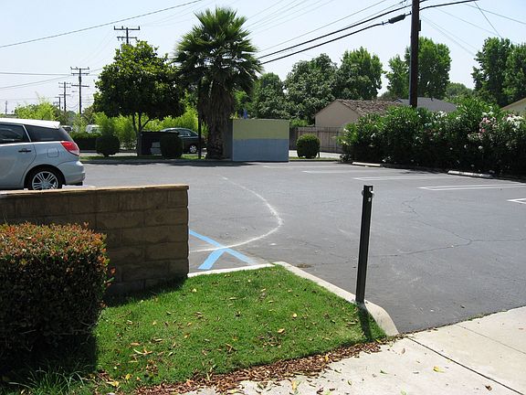 4th image of 100 E Live Oak Ave