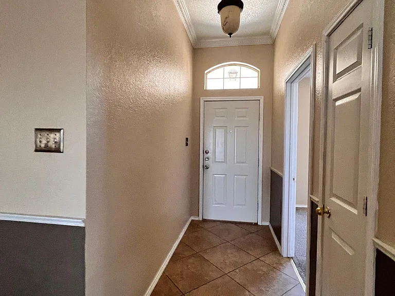 4006 Frigate Dr — Photo 3