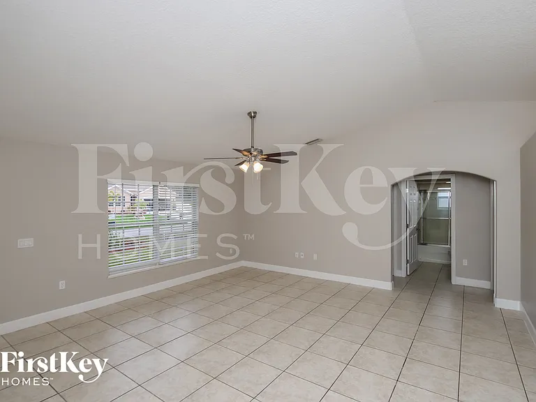 914 Caligula Ave SE — Photo 3