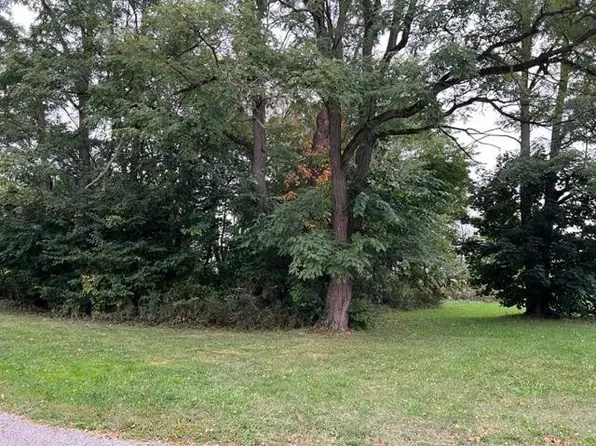 794 Eagle Creek Rd, Valparaiso, IN 46385