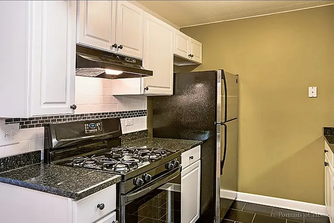 2 bed, 1000 sqft, $2,000 — Photo 2