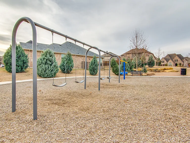 1044 Myers Park Trl — Photo 30