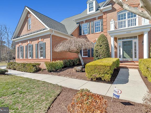 2nd image of 5802 Ridings Manor Pl
