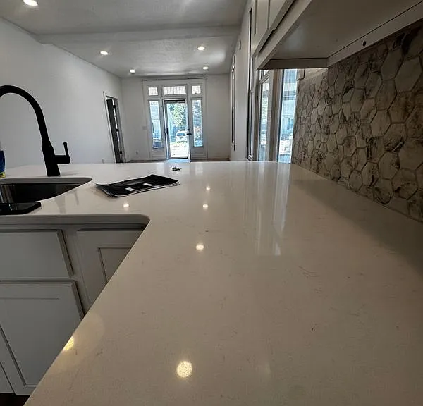 1108 E Blackford Ave — Photo 1