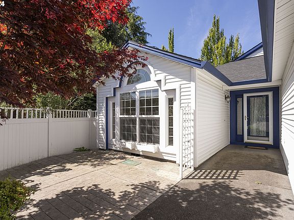 3rd image of 15015 SE 35th St