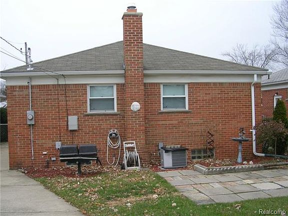 3rd image of 6016 N Waverly St