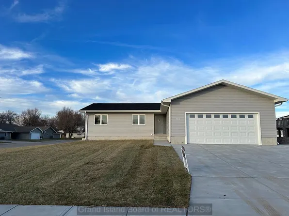 502 7th St, Phillips, NE 68865