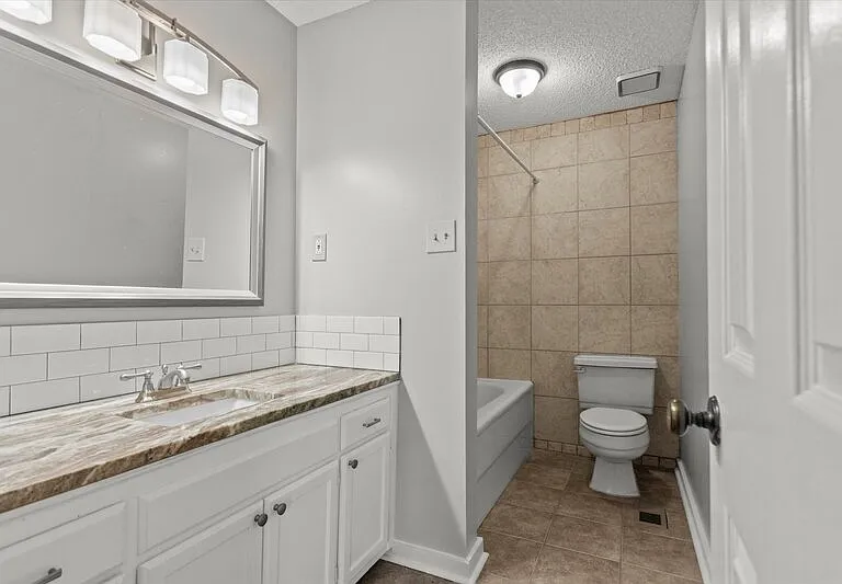 429 Russell St NE — Photo 18