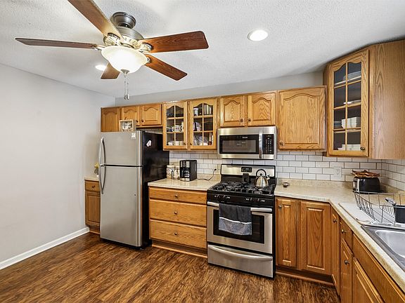 4th image of 7404 SW 17th St