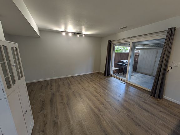 4th image of 9239 E Nassau Ave