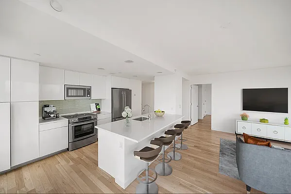 Rented by Vector New York, LLC | media 7