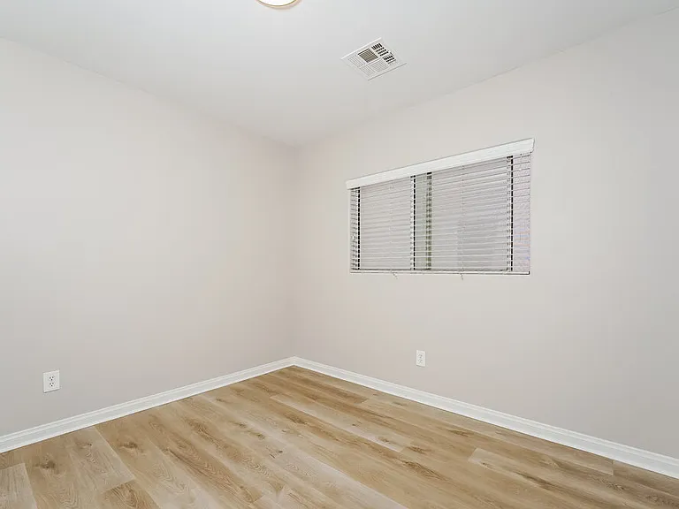 6352 Glenolden St — Photo 13