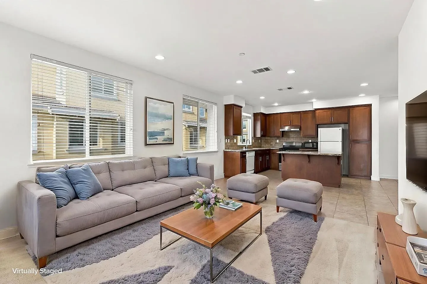 3 bed, 1512 sqft, $4,300 — Photo 2