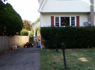 7 Spicer Rd, Suffern, NY 10901