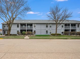 232 S Dewey St APT 102, Fairmont, MN 56031