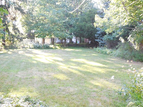 2nd image of 24331 Yosemite Dr