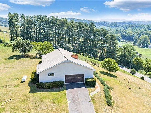 5th image of 2162 Reed Creek Dr