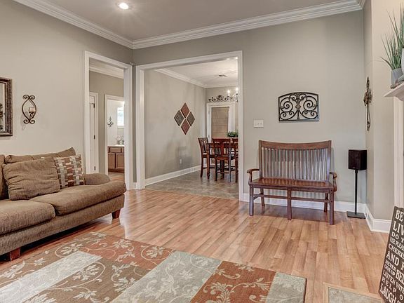 2nd image of 105 Summit Crest Dr