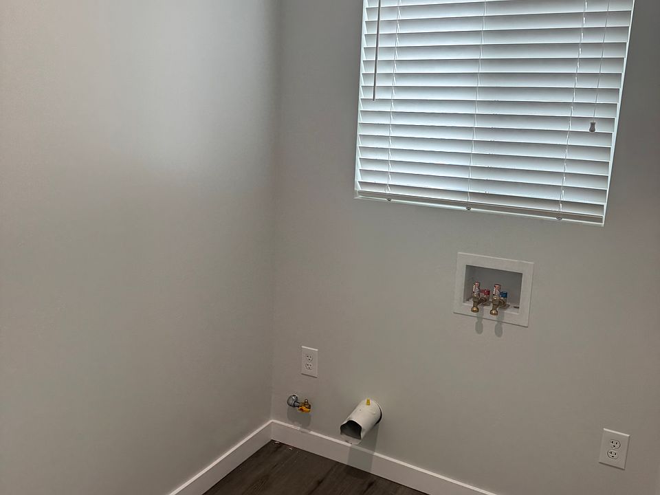 1st image of 3826 1/2 Hubbard St