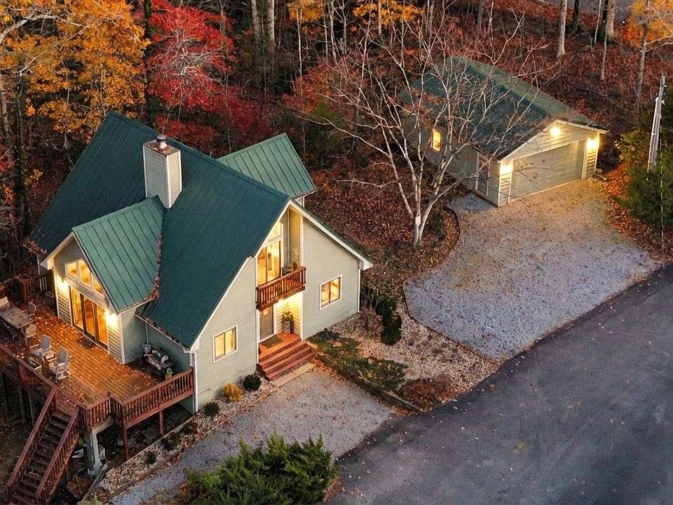 1st image of 244 Arlington Ct