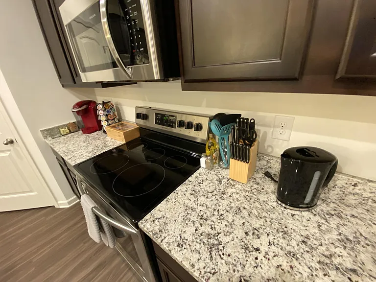 4022 Waterford Pkwy — Photo 8