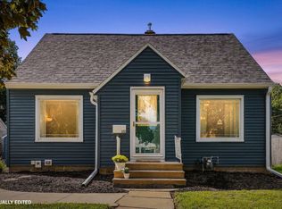 122 Forest Ave, Waterloo, IA 50702