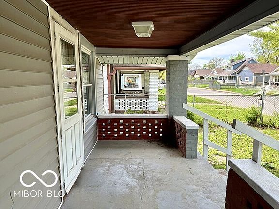 4th image of 1367 N Kealing Ave