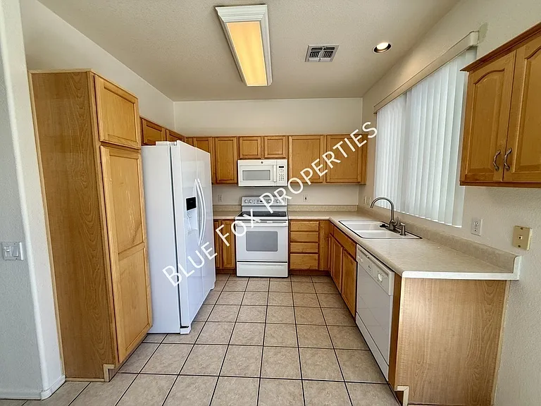 7992 W Cottonwood Wash Way — Photo 10