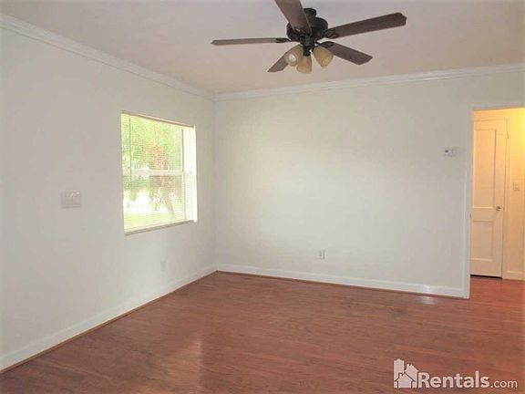 4th image of 1201 E Crawford St