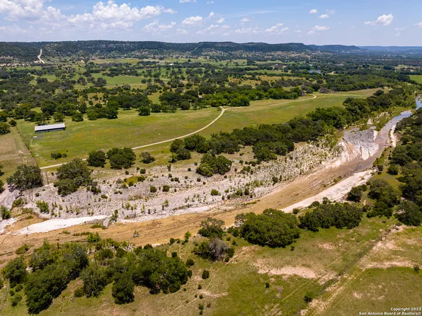 216 Garrison Ln, Medina, TX 78055