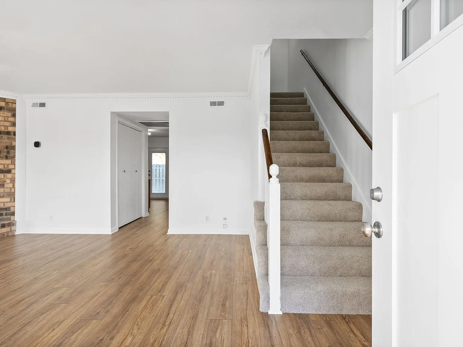 3 bed, 2.5 bath, 1518 sqft, $1,995 — Photo 3