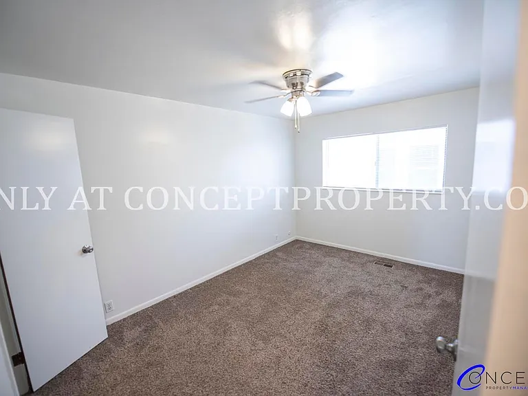 425 E 3rd Ave — Photo 20