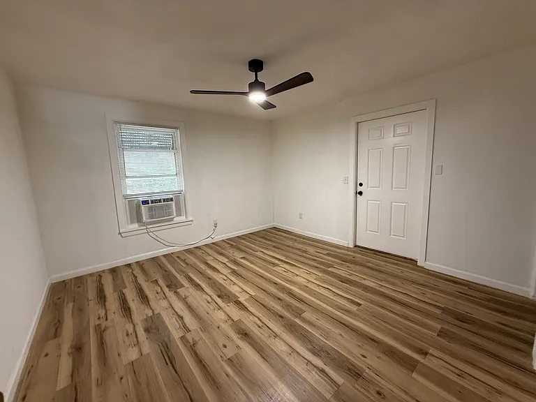 710 F St NW — Photo 10