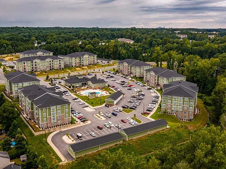 Foxwood Apartments — Photo 160