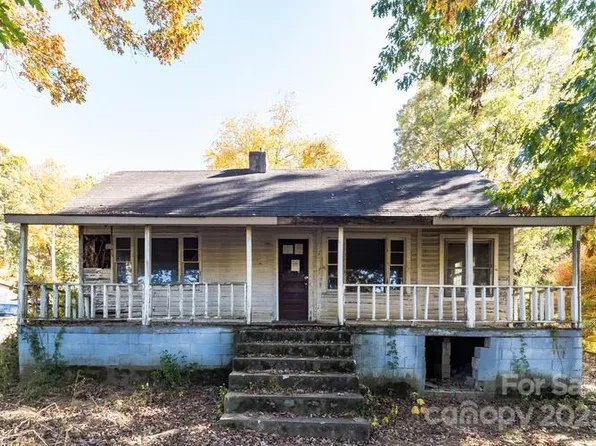 3 Puffin Ln, Asheville, NC 28804