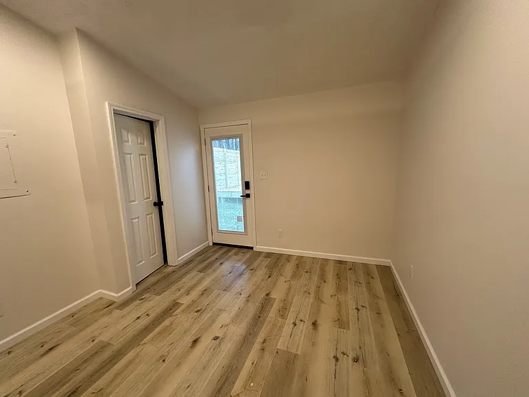 2811 Glenpark Rd — Photo 6