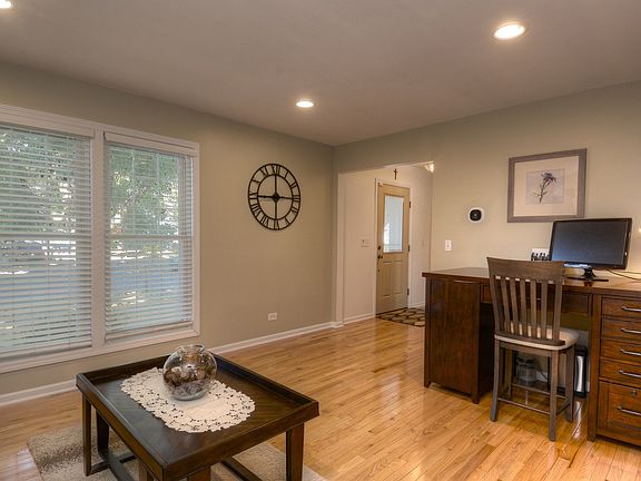 3rd image of 1221 Knollwood Dr
