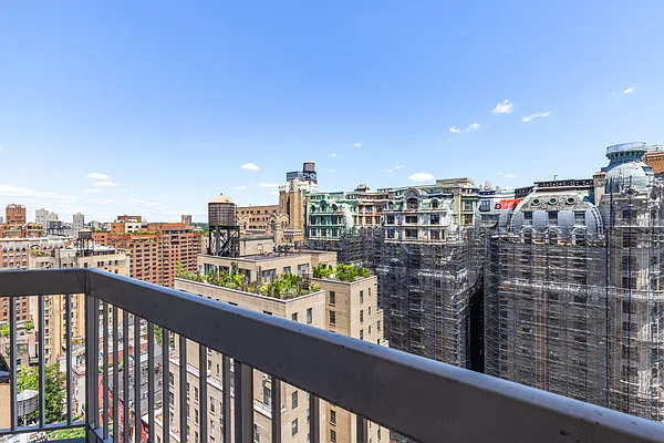 Rented by Douglas Elliman | media 21