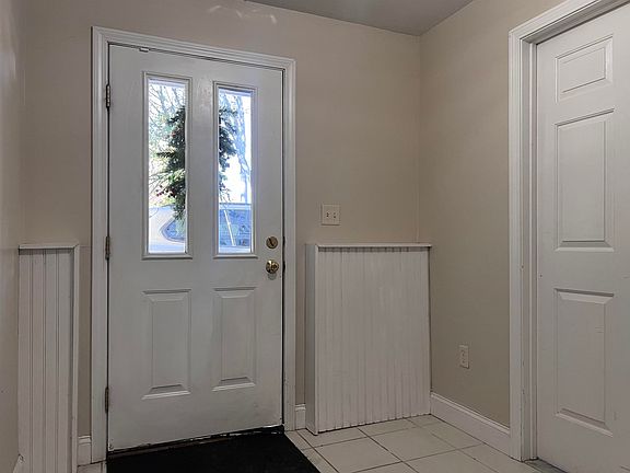 2nd image of 20 Portsmouth Ave #D