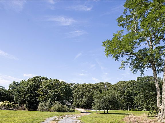 4th image of 2450 Main Road