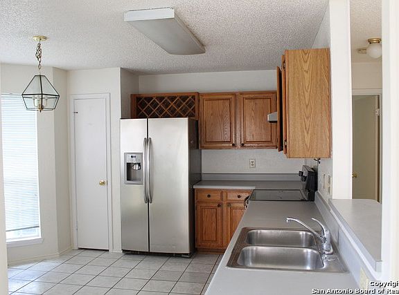 4th image of 9731 Kelton Dr