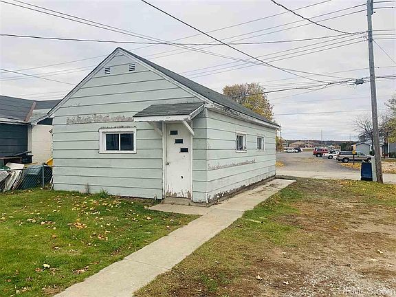 3rd image of 608 Superior Ave