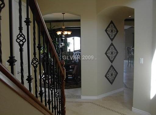 5th image of 108 Peak Villa Ave